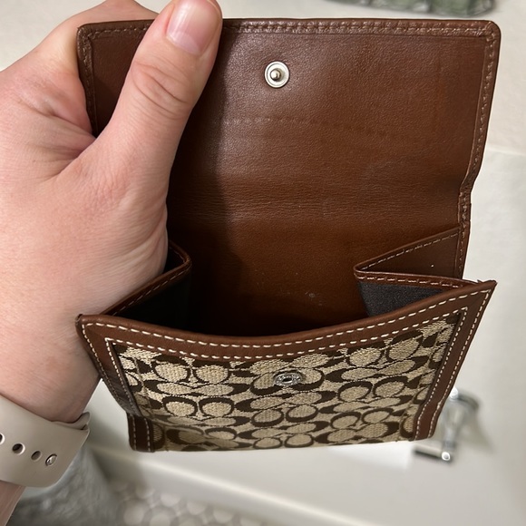 EUC Coach Bifold Wallet Brown Leather Logo - Picture 8 of 8